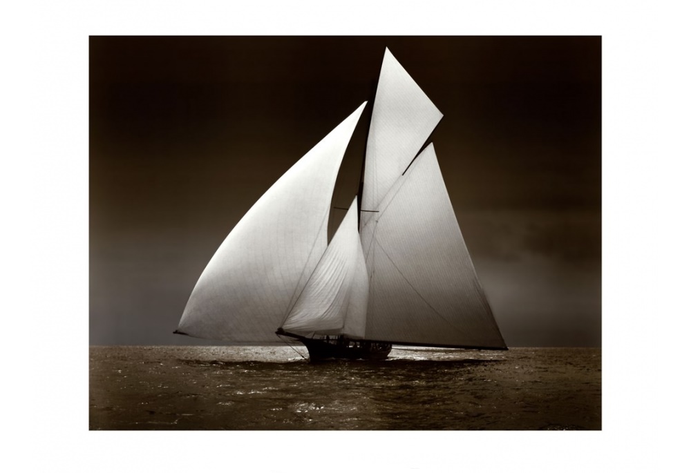 iverna-yacht-at-full-sail-1895