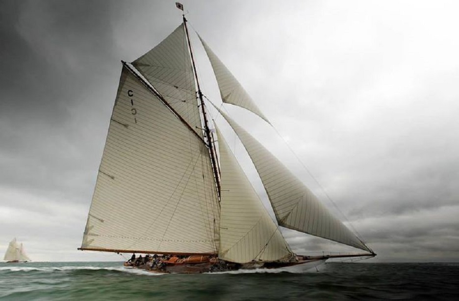 classic sailboat (3)