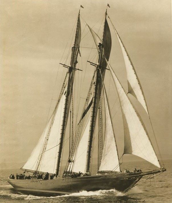 schooner-bluenose-sailing